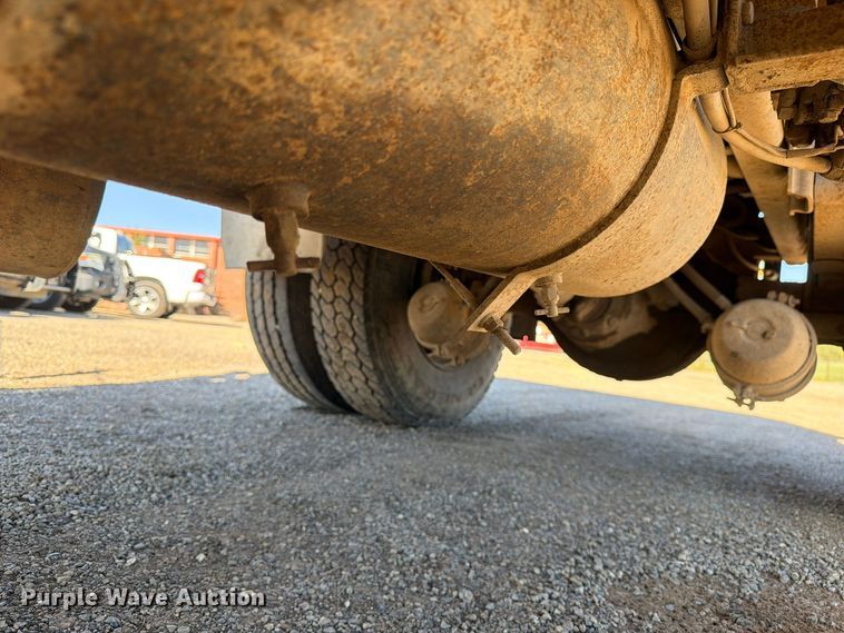 image for item ED0231 1983 International 1954 dump truck