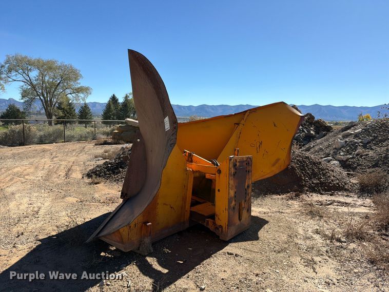 image for item ED0238 Motor grader snow plow