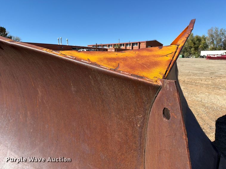 image for item ED0238 Motor grader snow plow