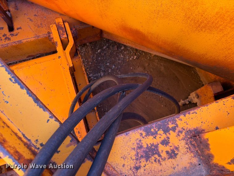 image for item ED0238 Motor grader snow plow