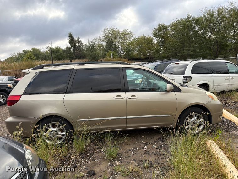 image for item EI7828 2004 Toyota Sienna van