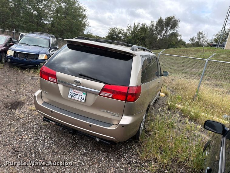 image for item EI7828 2004 Toyota Sienna van