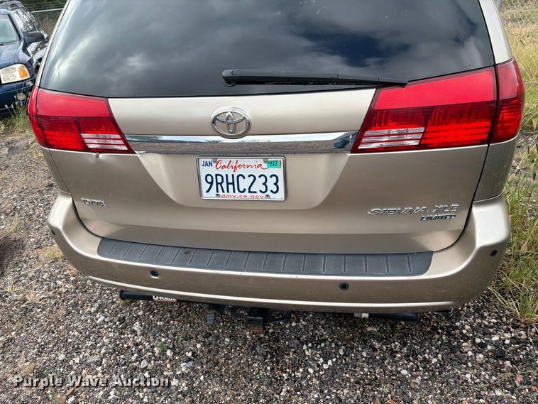 image for item EI7828 2004 Toyota Sienna van