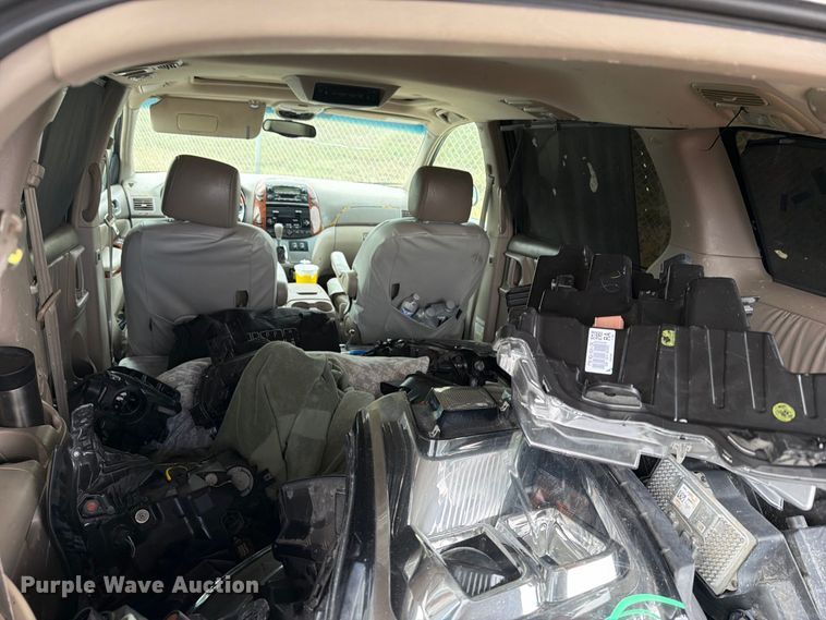 image for item EI7828 2004 Toyota Sienna van