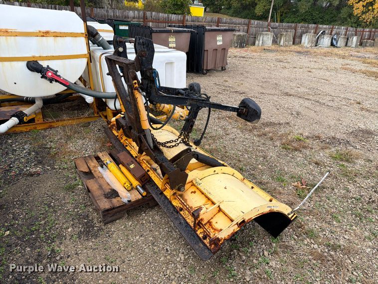 image for item EL1123 Meyer 8' W snow plow