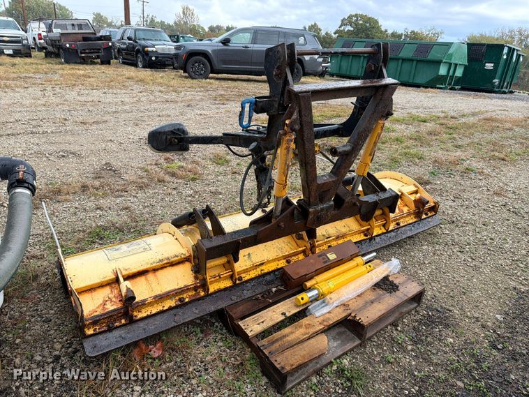 image for item EL1123 Meyer 8' W snow plow