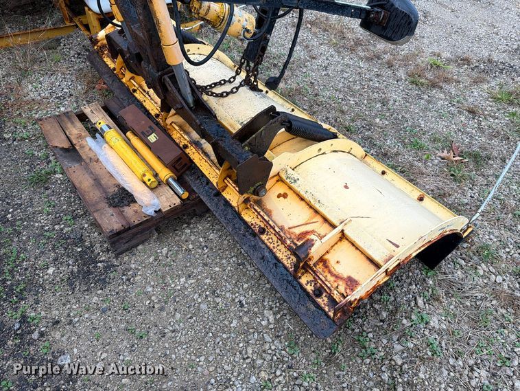 image for item EL1123 Meyer 8' W snow plow