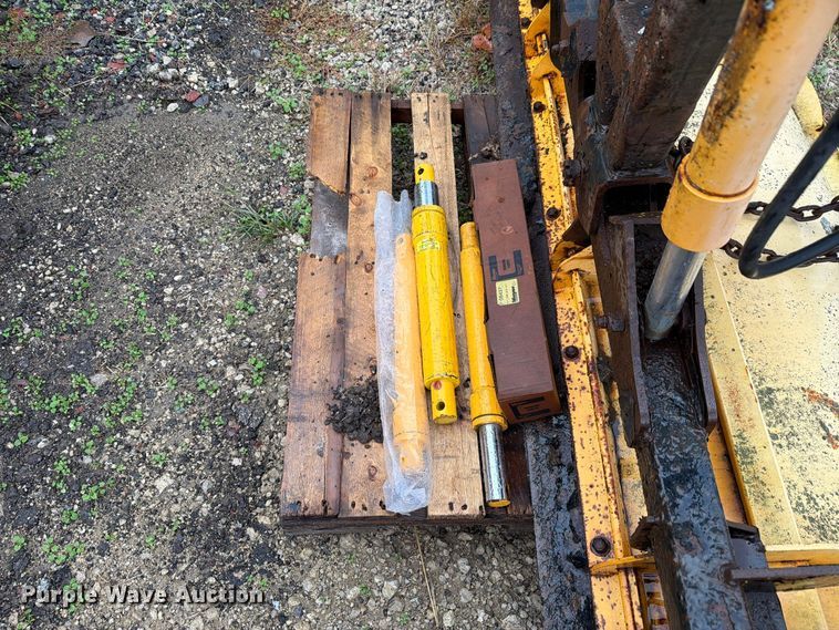 image for item EL1123 Meyer 8' W snow plow