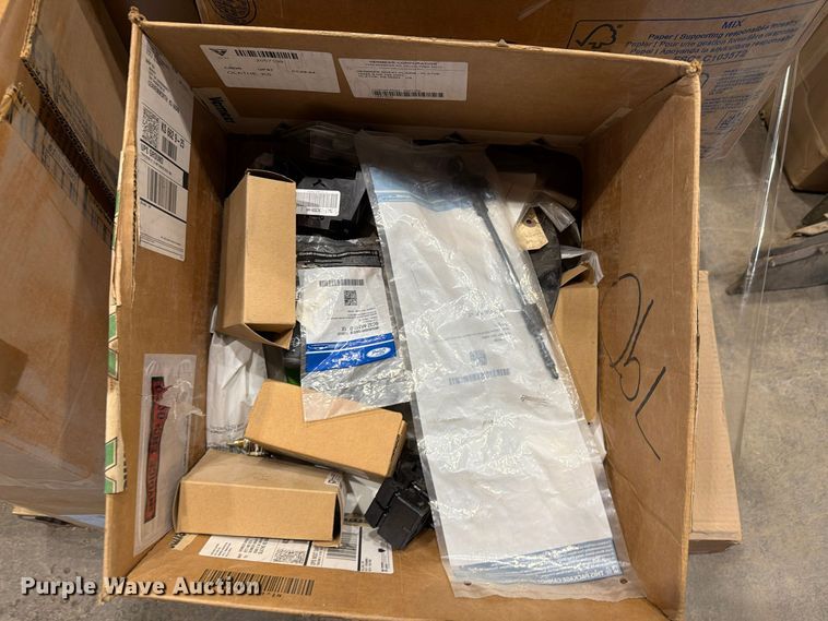 image for item EL1124 Truck parts