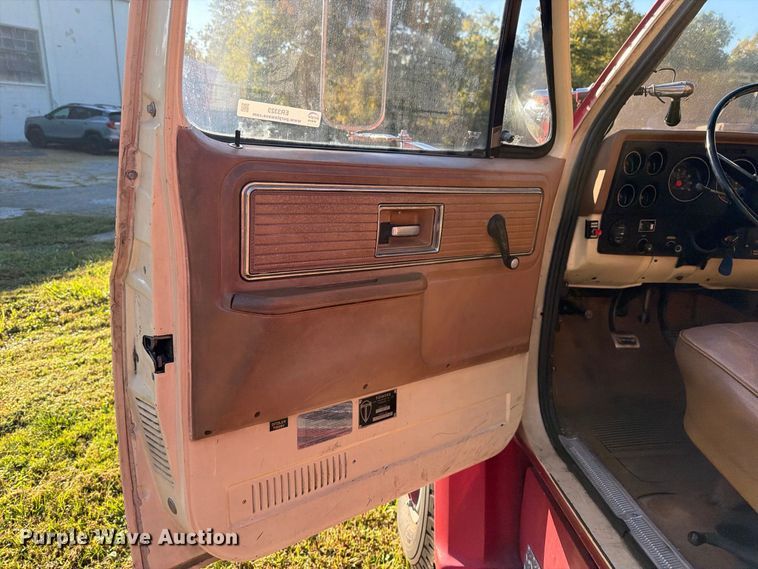 image for item ER3323 1980 GMC 7000 fire truck