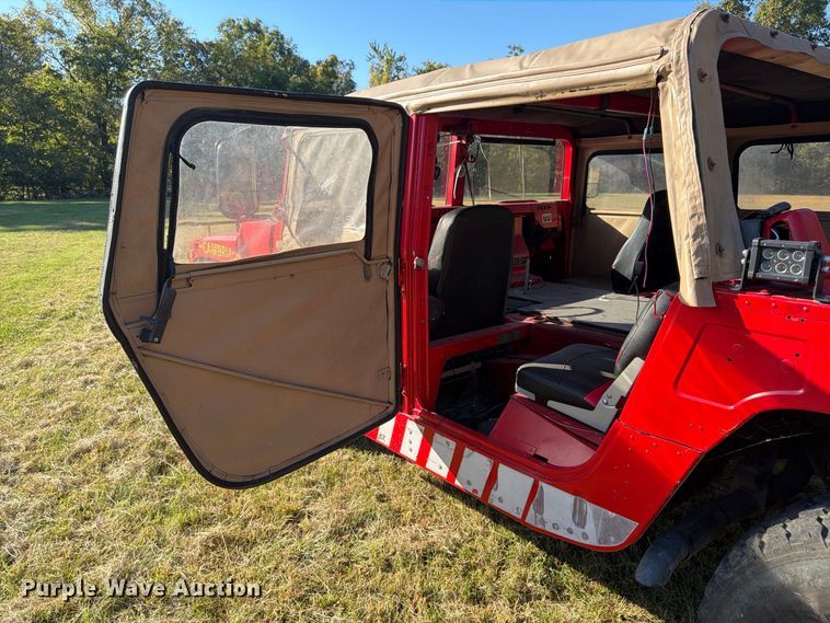 image for item ER3324 1991 AM General Humvee SUV