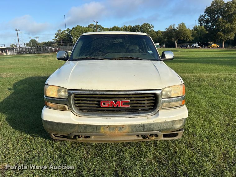 image for item ES8290 2002 GMC Sierra 1500 Crew Cab pickup truck