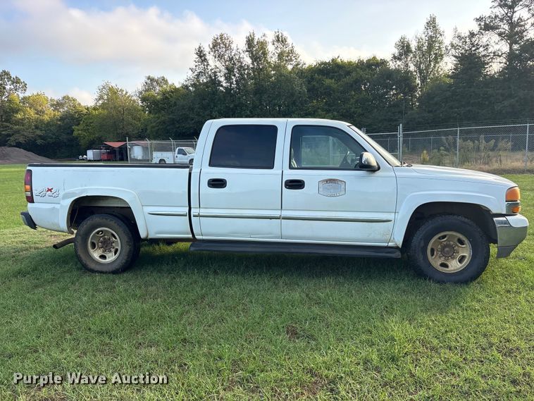 image for item ES8290 2002 GMC Sierra 1500 Crew Cab pickup truck