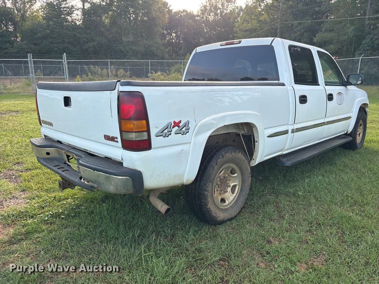 image for item ES8290 2002 GMC Sierra 1500 Crew Cab pickup truck