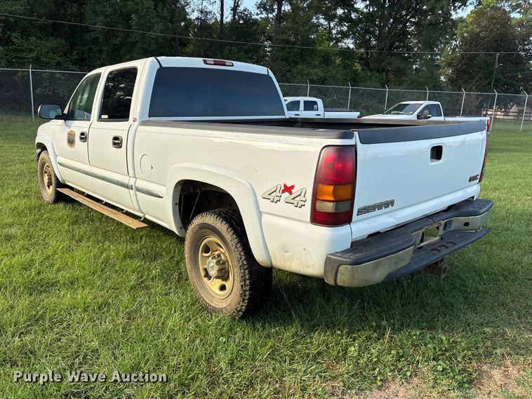 image for item ES8290 2002 GMC Sierra 1500 Crew Cab pickup truck