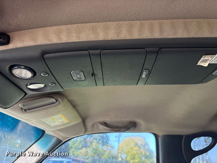 image for item ES8290 2002 GMC Sierra 1500 Crew Cab pickup truck