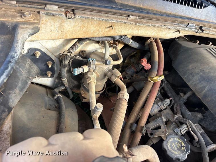 image for item ES8290 2002 GMC Sierra 1500 Crew Cab pickup truck