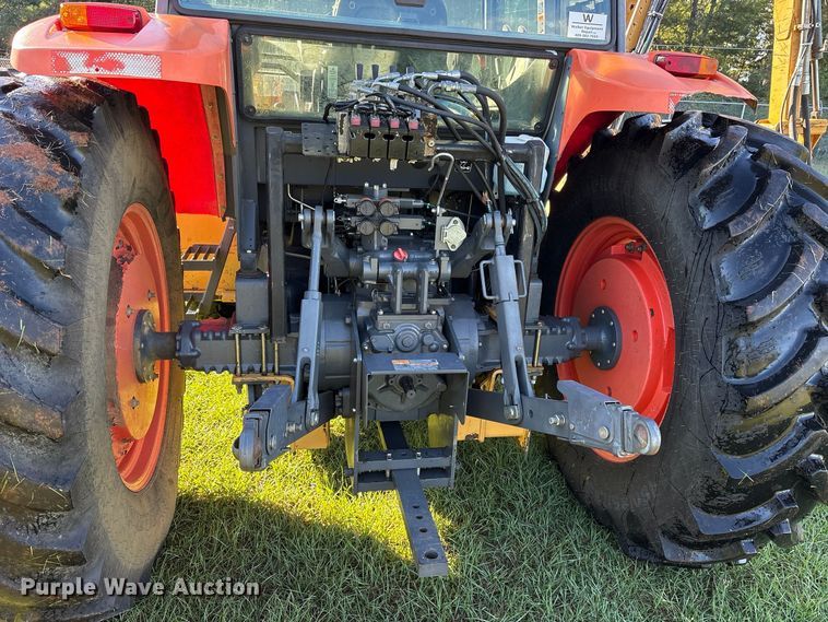 image for item ES8310 2013 Kubota M108S MFWD tractor