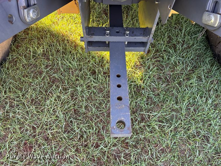 image for item ES8310 2013 Kubota M108S MFWD tractor