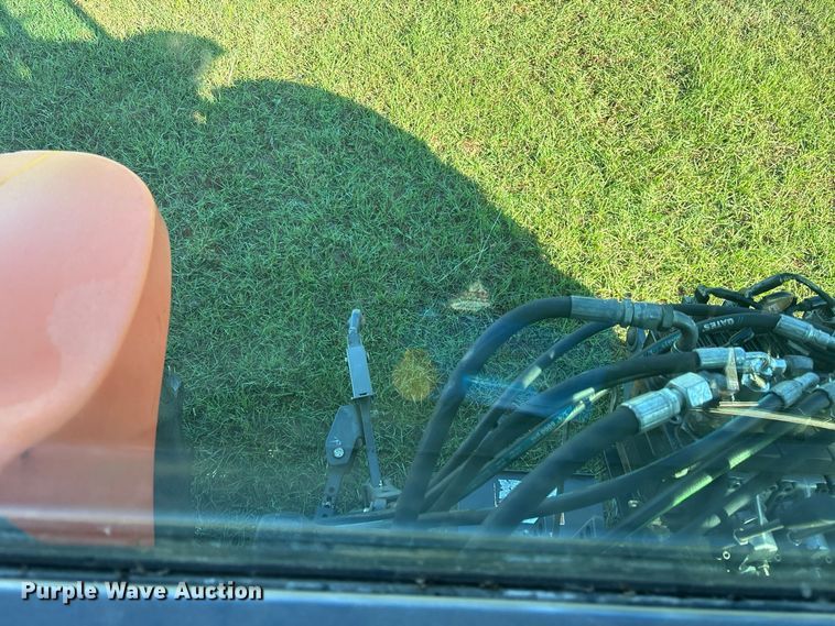 image for item ES8310 2013 Kubota M108S MFWD tractor