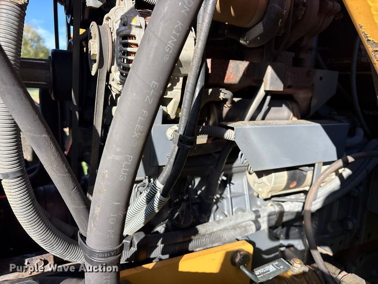 image for item ES8310 2013 Kubota M108S MFWD tractor