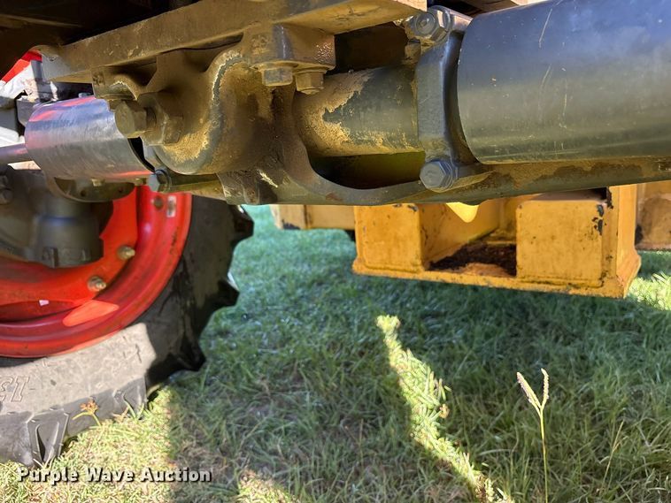 image for item ES8310 2013 Kubota M108S MFWD tractor