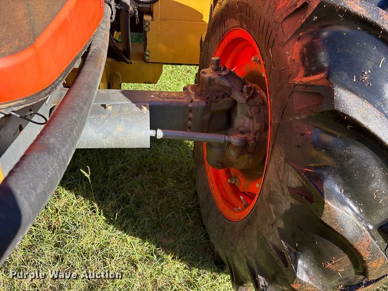 image for item ES8310 2013 Kubota M108S MFWD tractor