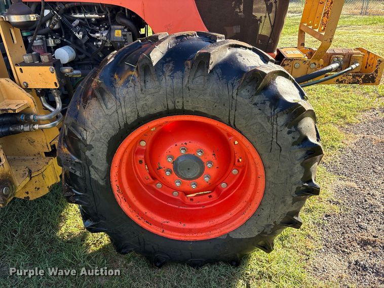 image for item ES8310 2013 Kubota M108S MFWD tractor