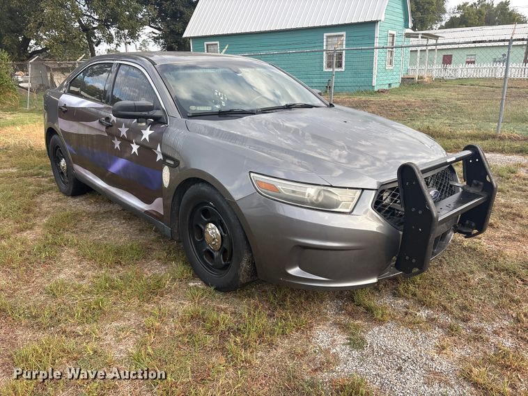 image for item ES8477 2013 Ford Taurus Police 