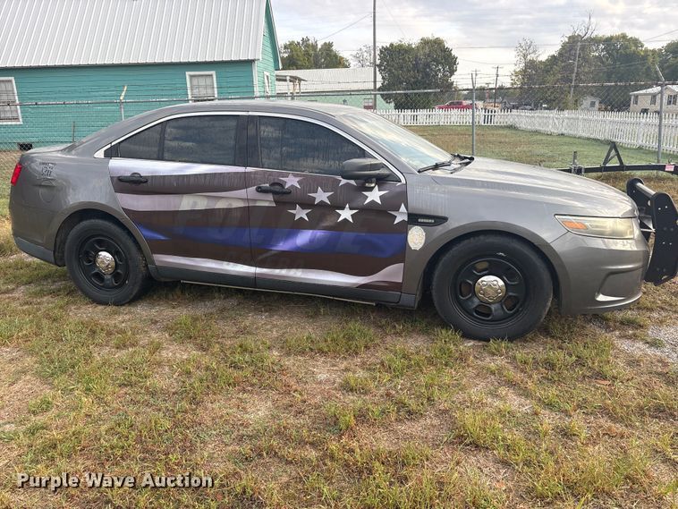 image for item ES8477 2013 Ford Taurus Police 