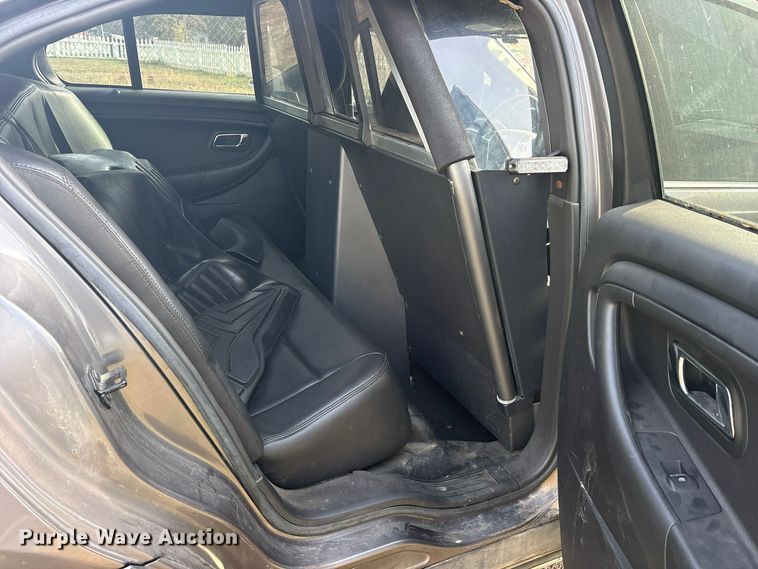 image for item ES8477 2013 Ford Taurus Police 