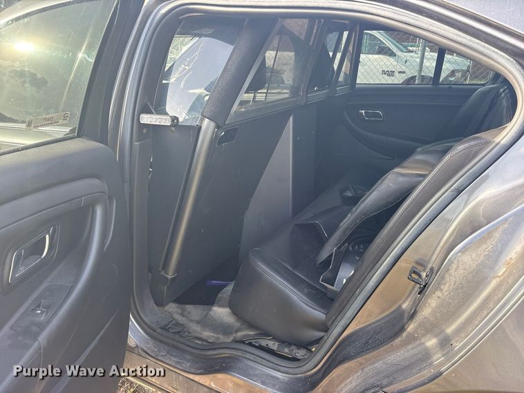 image for item ES8477 2013 Ford Taurus Police 