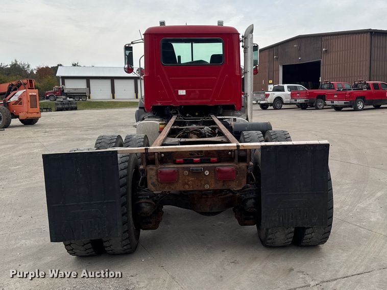 image for item EV7054 2017 Mack GU813 truck cab and chassis