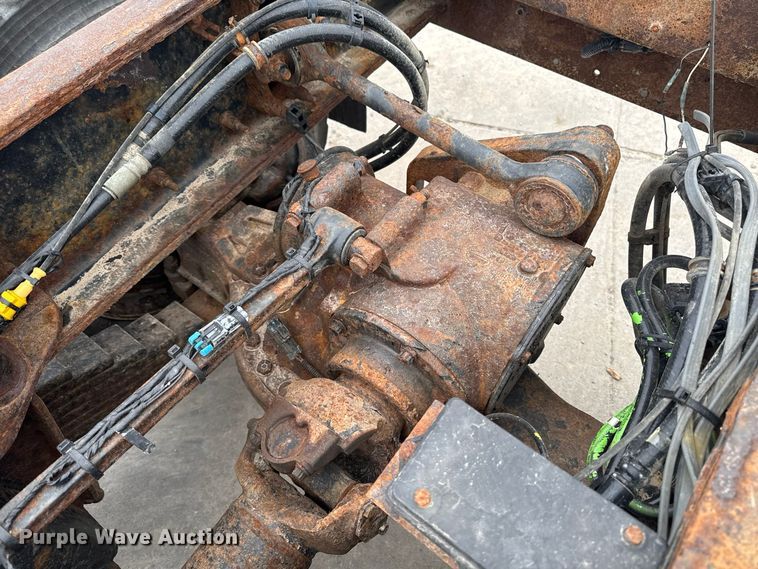 image for item EV7054 2017 Mack GU813 truck cab and chassis