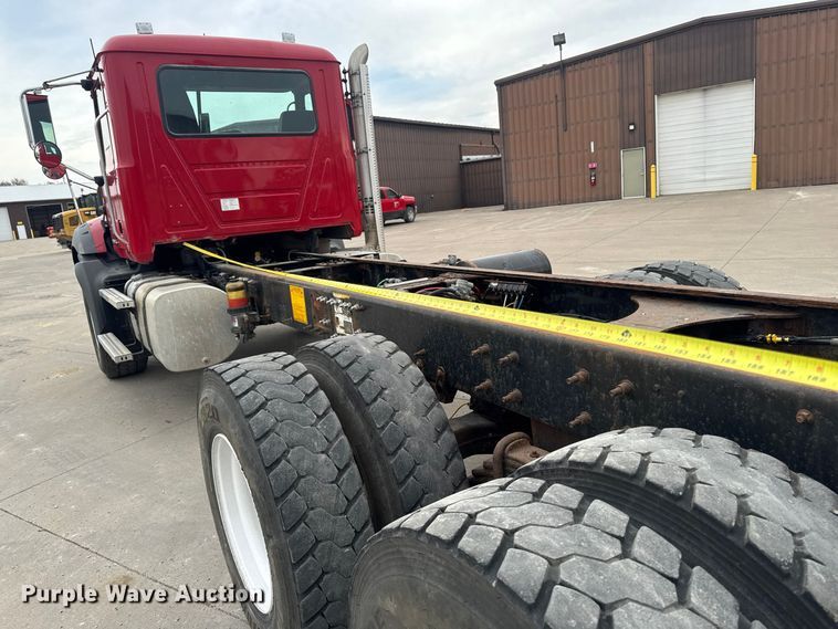 image for item EV7054 2017 Mack GU813 truck cab and chassis
