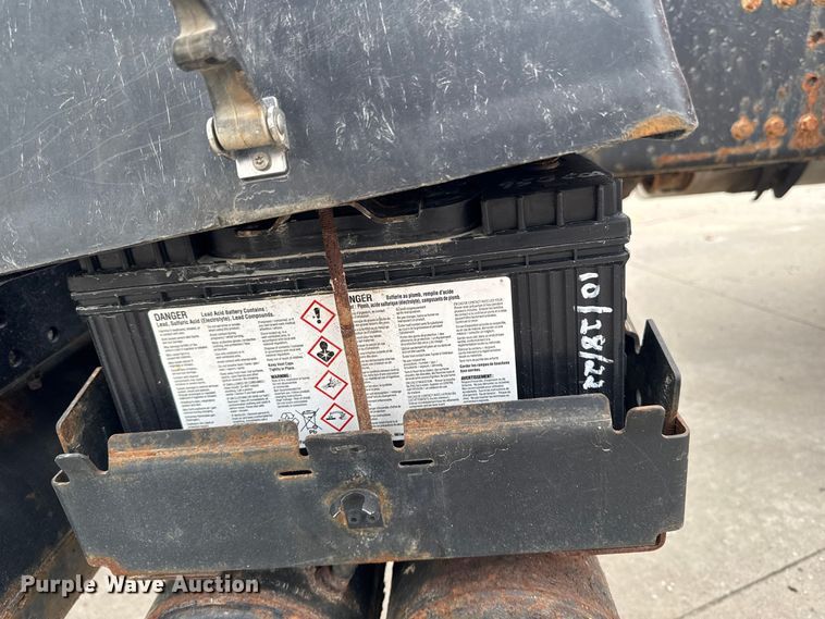 image for item EV7054 2017 Mack GU813 truck cab and chassis