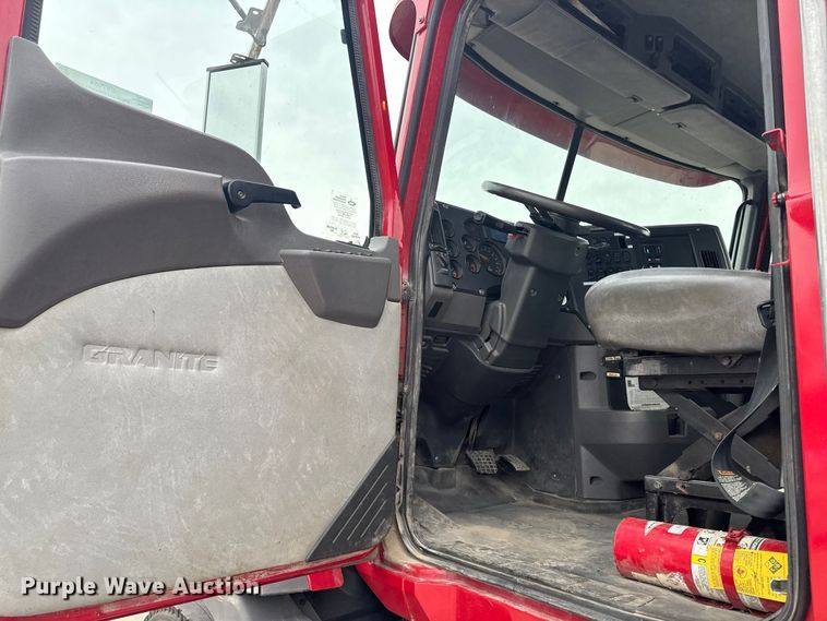 image for item EV7054 2017 Mack GU813 truck cab and chassis