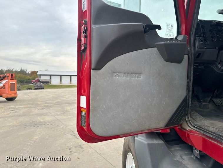 image for item EV7054 2017 Mack GU813 truck cab and chassis