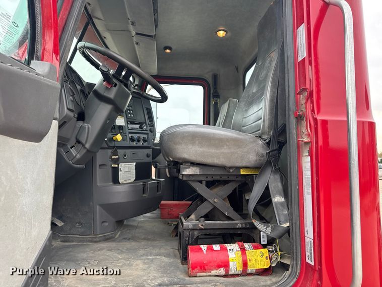 image for item EV7054 2017 Mack GU813 truck cab and chassis