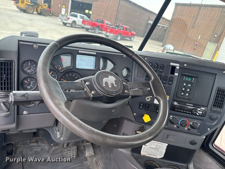 image for item EV7054 2017 Mack GU813 truck cab and chassis