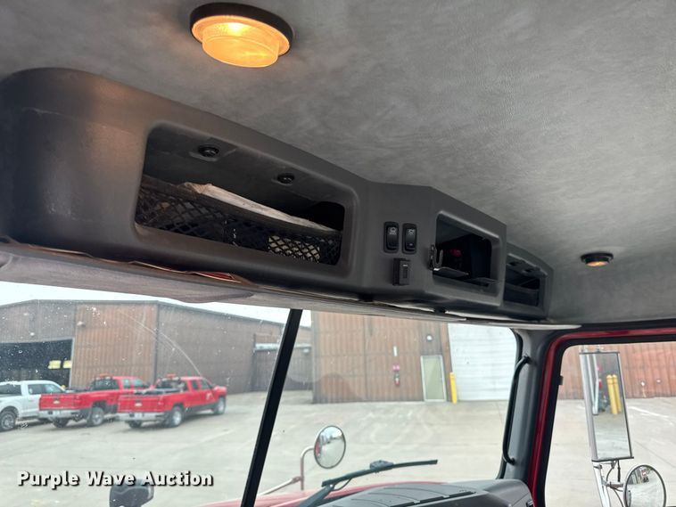 image for item EV7054 2017 Mack GU813 truck cab and chassis