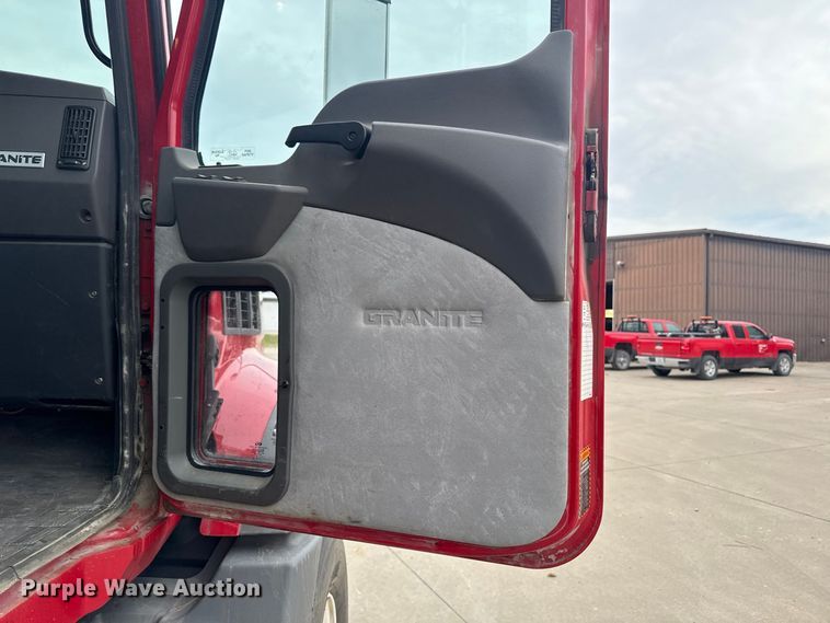 image for item EV7054 2017 Mack GU813 truck cab and chassis