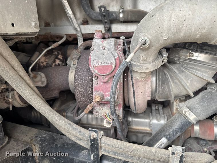 image for item EV7054 2017 Mack GU813 truck cab and chassis