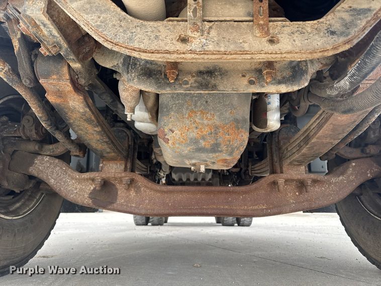image for item EV7054 2017 Mack GU813 truck cab and chassis