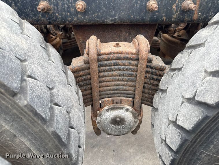image for item EV7054 2017 Mack GU813 truck cab and chassis
