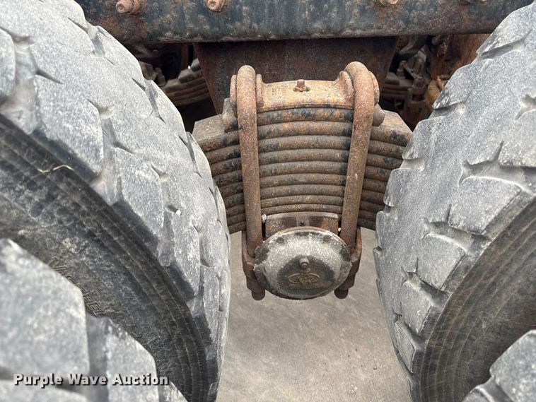 image for item EV7054 2017 Mack GU813 truck cab and chassis