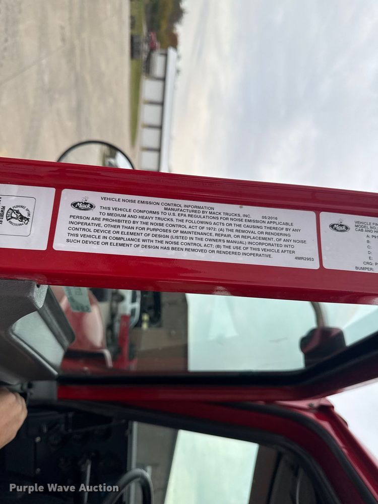 image for item EV7054 2017 Mack GU813 truck cab and chassis