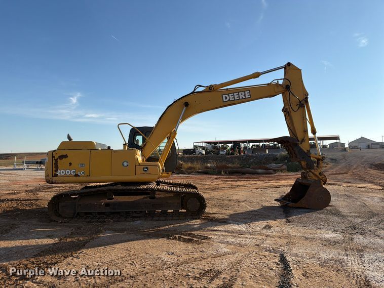 image for item EW7633 John Deere 200C LC excavator