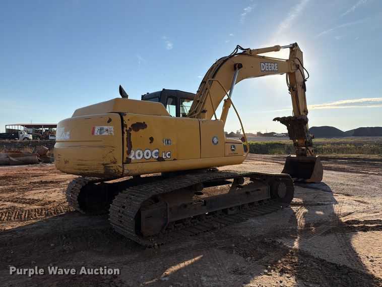 image for item EW7633 John Deere 200C LC excavator