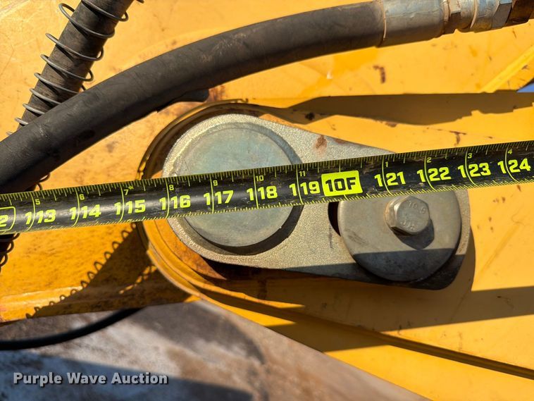 image for item EW7633 John Deere 200C LC excavator